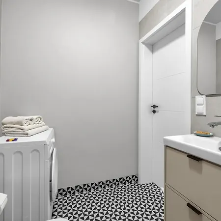 Apartamento Praga - 140m Metro, Near Pge Narodowy Stadium - By Rentujemy